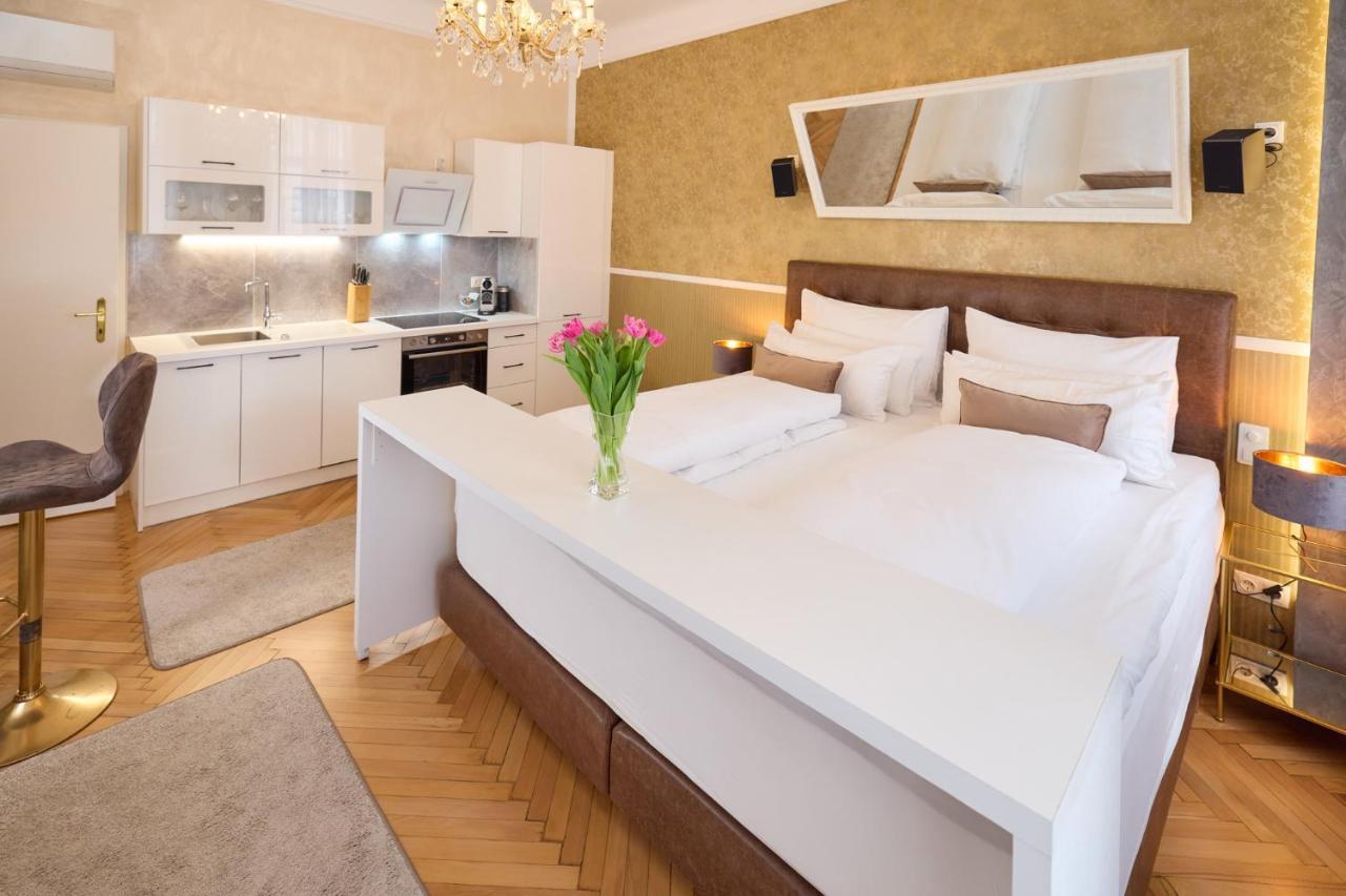 Sophies Place Augarten - Imperial Lifestyle City Apartments Vienna Parking Exterior photo